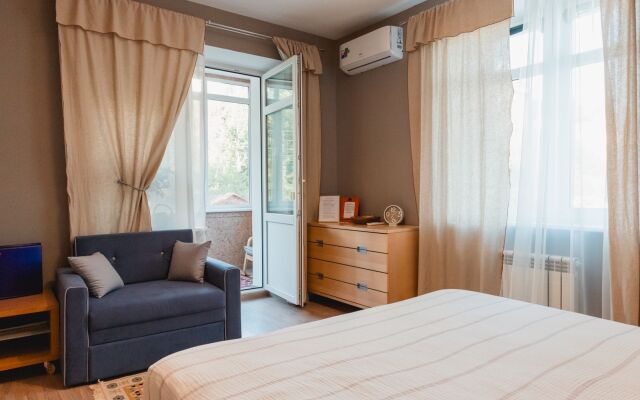 Novaya Kvartira V Istoricheskom Tsentre Flat