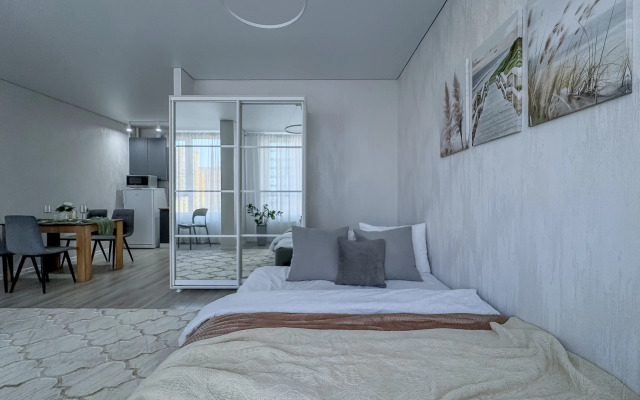 Studiya Green Fox na Bekhtereva 2B Flat