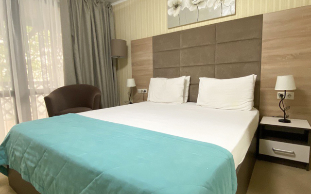 Green Wood Mini-Hotel