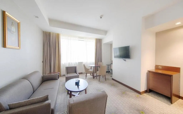 Отель Makkah Al Aziziah Suites