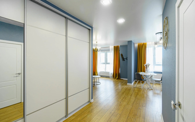 Vidovaya S Panoramnymi Oknami Na Naberezhnoy Reki Flat