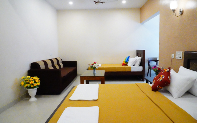 Vjr Mahal and Vinayagam Residency Hotel