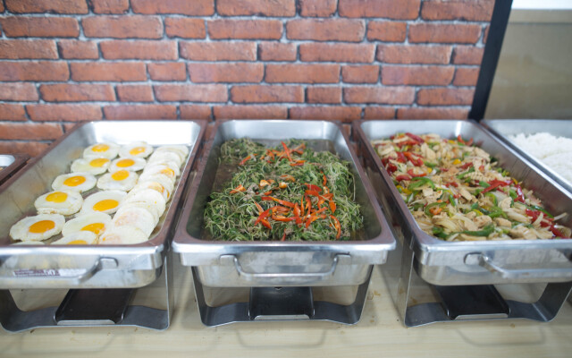 Отель Life Grand Chiang Mai