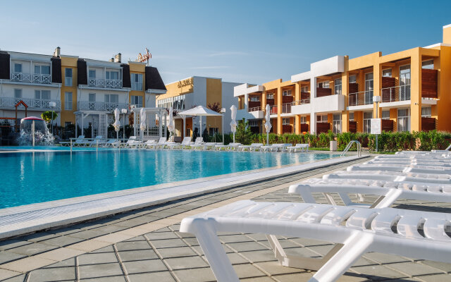 LetooteL Blagoveschenskaya Hotel