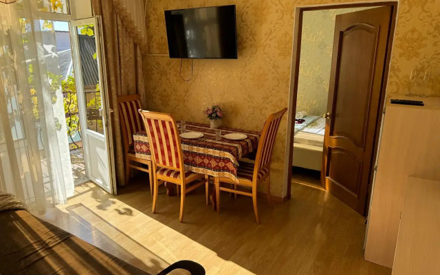 Nika Guest House