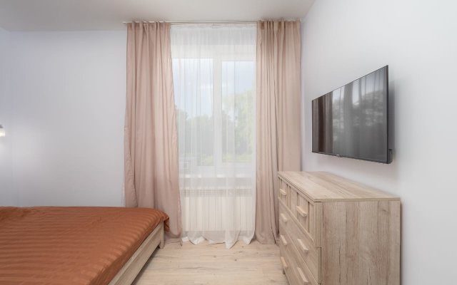 U Morya S Basseinom v ZhK Solnechnyij apt27 Apartment