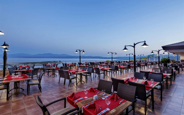 Royal Teos Thermal Resort Clinic & Spa Resort (Halal Hotel)