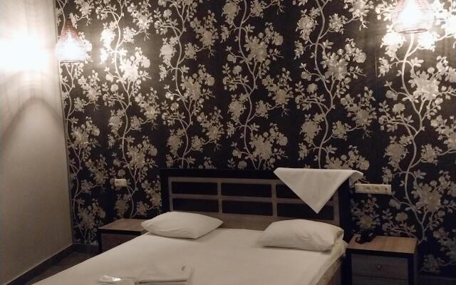 Happiness Guest House