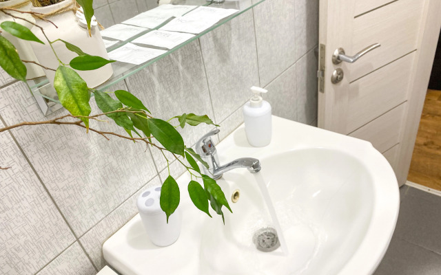 Апартаменты Счастье жить в центре Севастополя с балкончиком