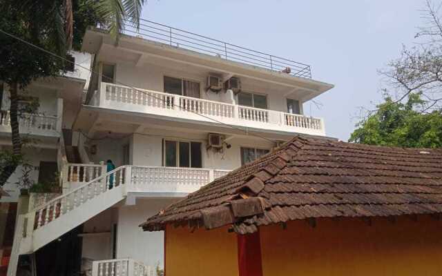 Morjim Sea Waves Hotel