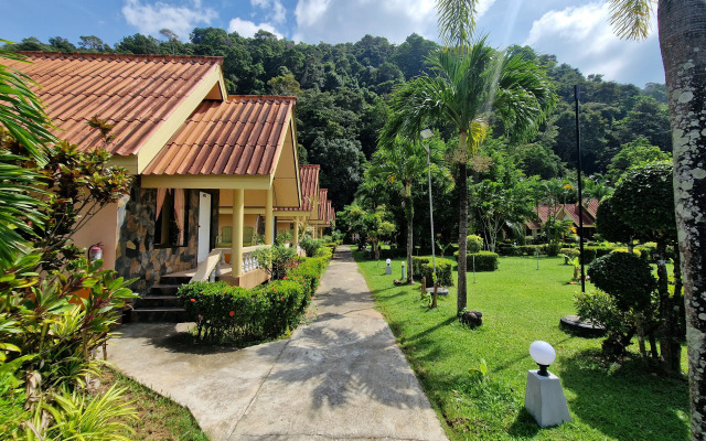 Курортный отель Rim Khao Resort