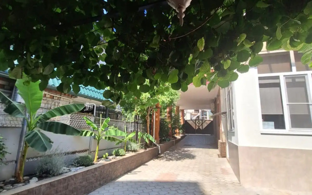 Guest house Tsitrus