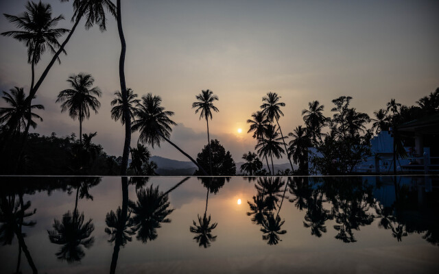 The Flame Tree Estate&Hotel