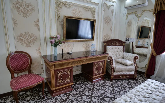Lion Hotel