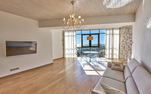 Квартира c видом на морe в сaмом центре Сoчи