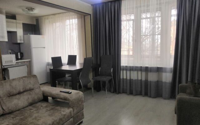 Na Ulitse Botvina 8 Flat