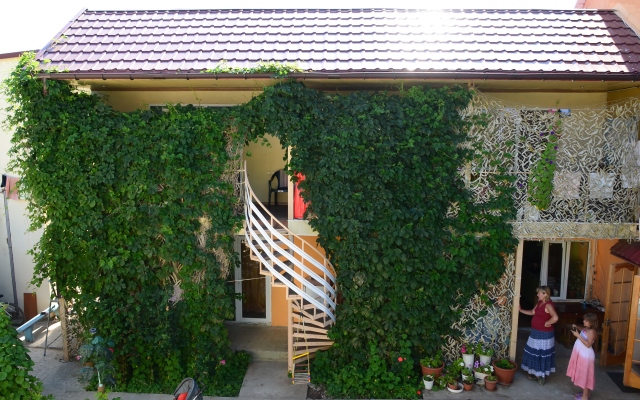 Tri Kita Guest House