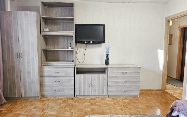 Апартаменты Ельниская 12