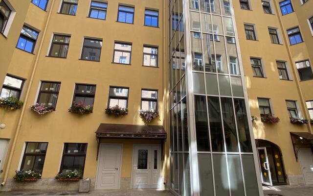 Good Karma Flat on the Petrograd side