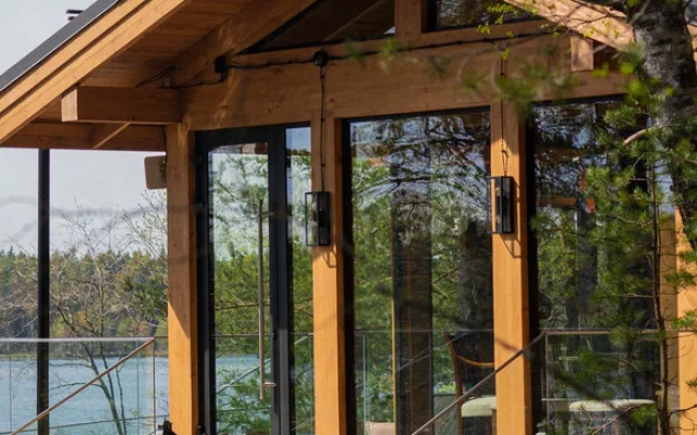 We Lodge Hotel