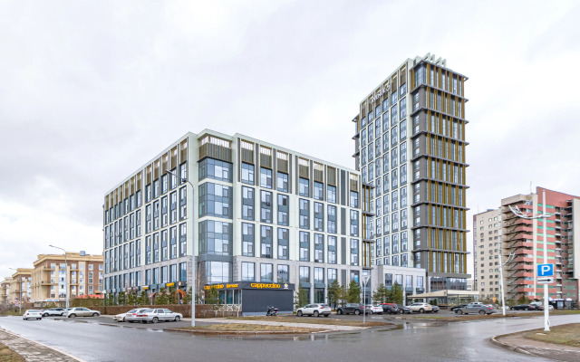 Avenue 5 Apartments