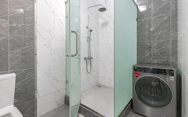 Korkem u Botanicheskogo Sada Apartments
