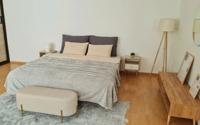 Prostornaya Tryoshka Blizko K Tsentru Flat