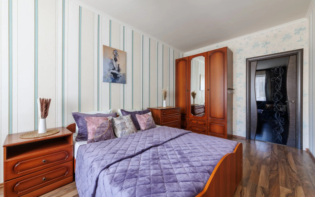 S 3 Spalnyami Na Moiseenko 5 - 8 Chelovek Apartments