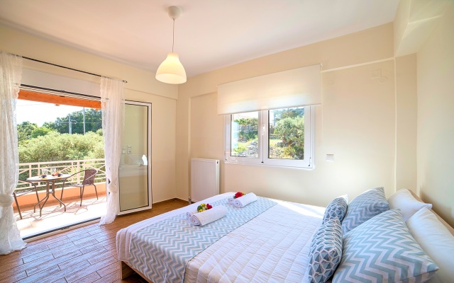Aqua Mare Villa Heated Pool