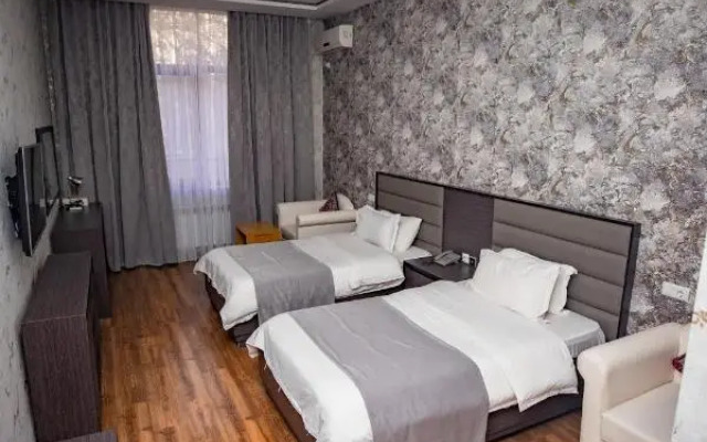 Vatan Hotel