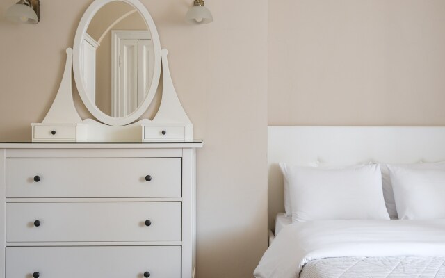 Апартаменты Welcome Home на Адмиралтейской набережной 6