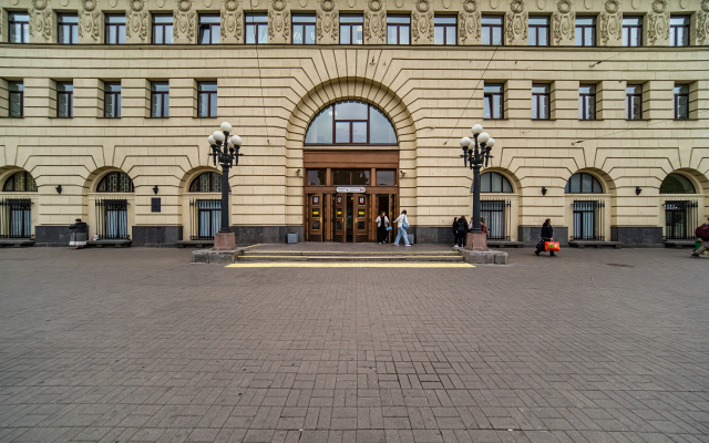 U Vitebskogo Vokzala I Metro Pushkinskaya Flat