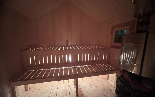 Tri Berezy Private house