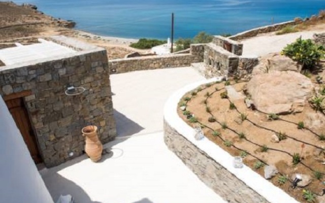 Апартаменты Gorgeous Studio In Cycladic Architecture Overlooking The Aegean