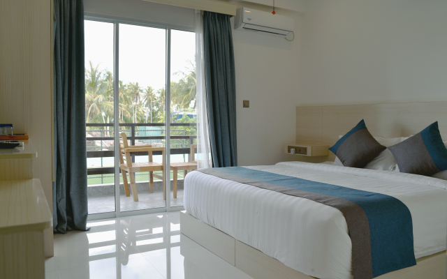 Отель Grand Beach Dhigurah