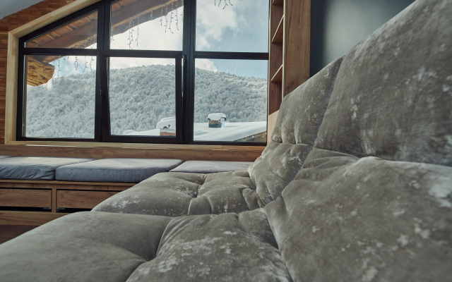 Kedr 760, 5 spalen, 12 gostej s Bassejnom i Banej Chalet