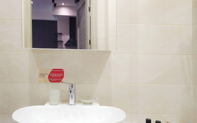 Newly Renovated Condo, Steps to Republic Square Apartments
