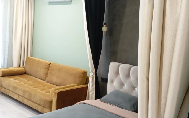 Ubezhische U Morya Flat