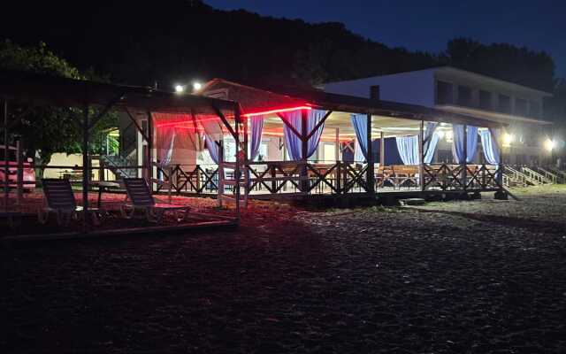 Tri Topolya Resort