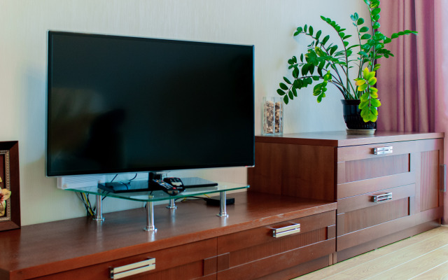 2-Kh Komnatnaya  V Tikhom Tsentre  Flat