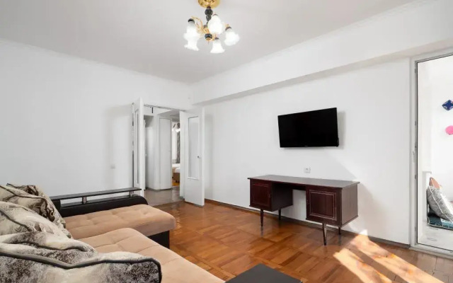 3-K v Tsentre Almaty Flat