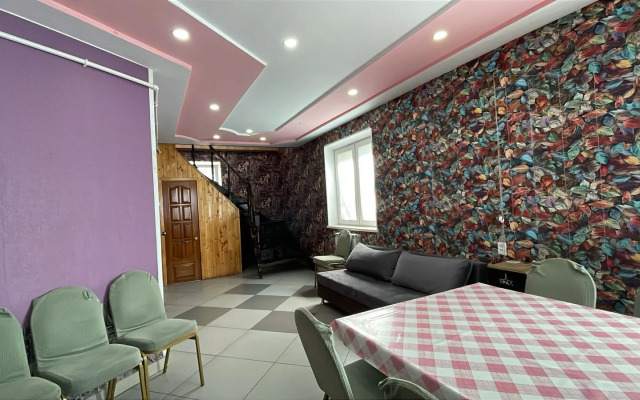 S Bilyyardom i Mangalom Private House