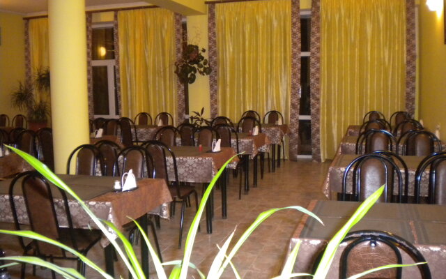 U Nikiticha Guesthouse