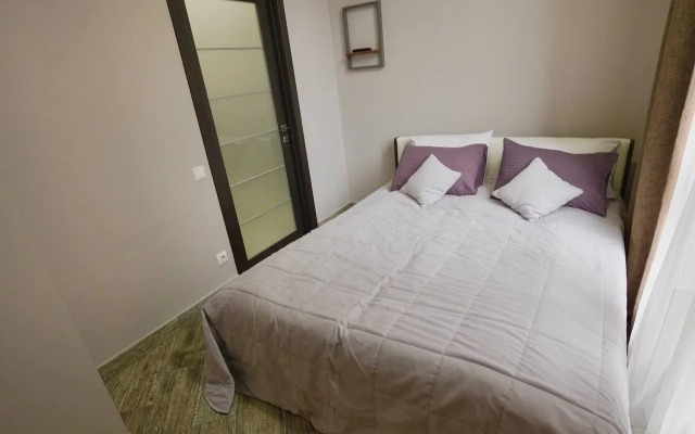 Квартира Огромная трехкомнатная квартира напротив подъемника