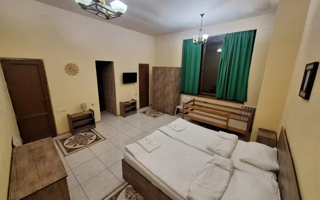 Li-Yes Qanaqer Bed&Breakfast