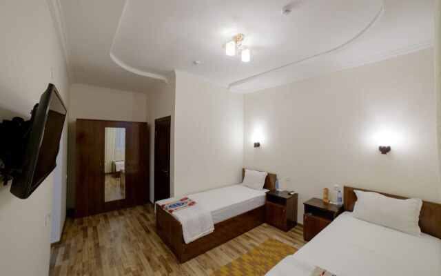 Hotel Caravan Hotel