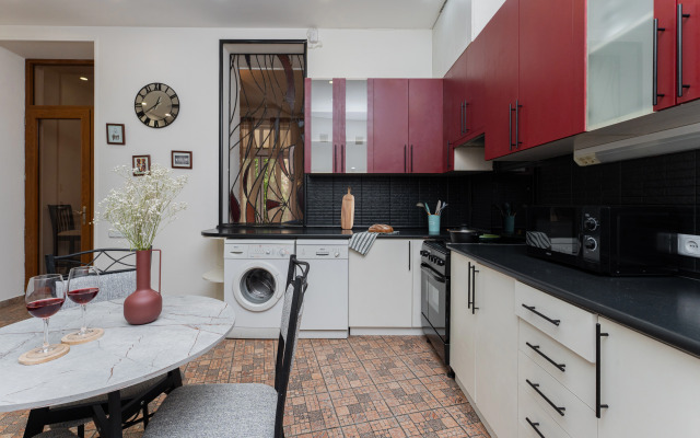 KeyGo #0159, 1 Bedroom, Balcony ,City Center Apartments