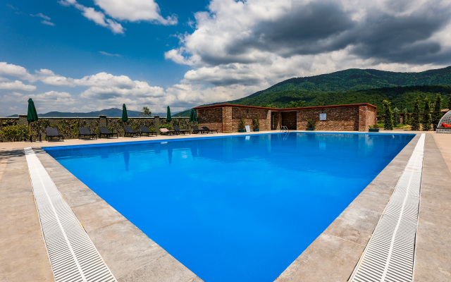 Chateau Artwine Hotel