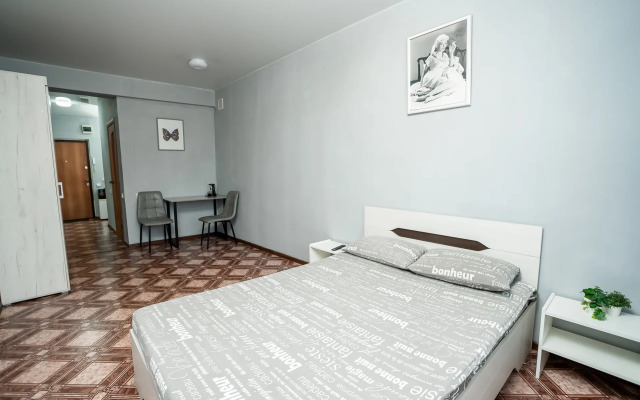 V Shelekhove Flat
