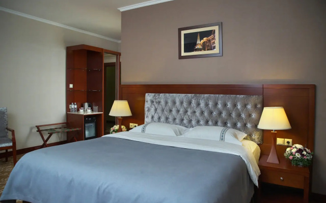 Grand Voyage Hotel